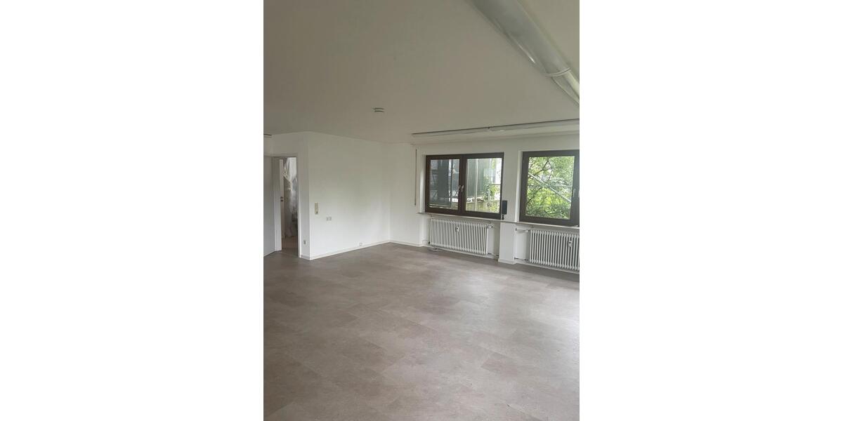 Etagenwohnung Reutlingen Reutlingen (Kernstadt) - 3.5 Zimmer, 130 m&sup2;, 1.500&euro; | Angebot:26566839