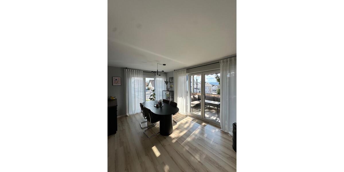 Etagenwohnung Sulzbach am Main - 4 Zimmer, 100 m&sup2;, 1.350&euro; | Angebot:26083680