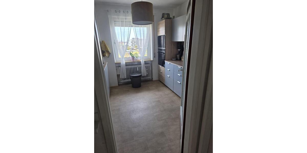 Etagenwohnung Nürnberg Hasenbuck - 3 Zimmer, 74 m&sup2;, 1.200&euro; | Angebot:26706076