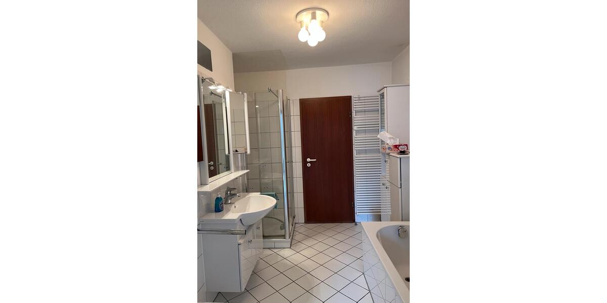 Dachgeschoßwohnung Lembruch - 5 Zimmer, 120 m&sup2;, 1.250&euro; | Angebot:26581880