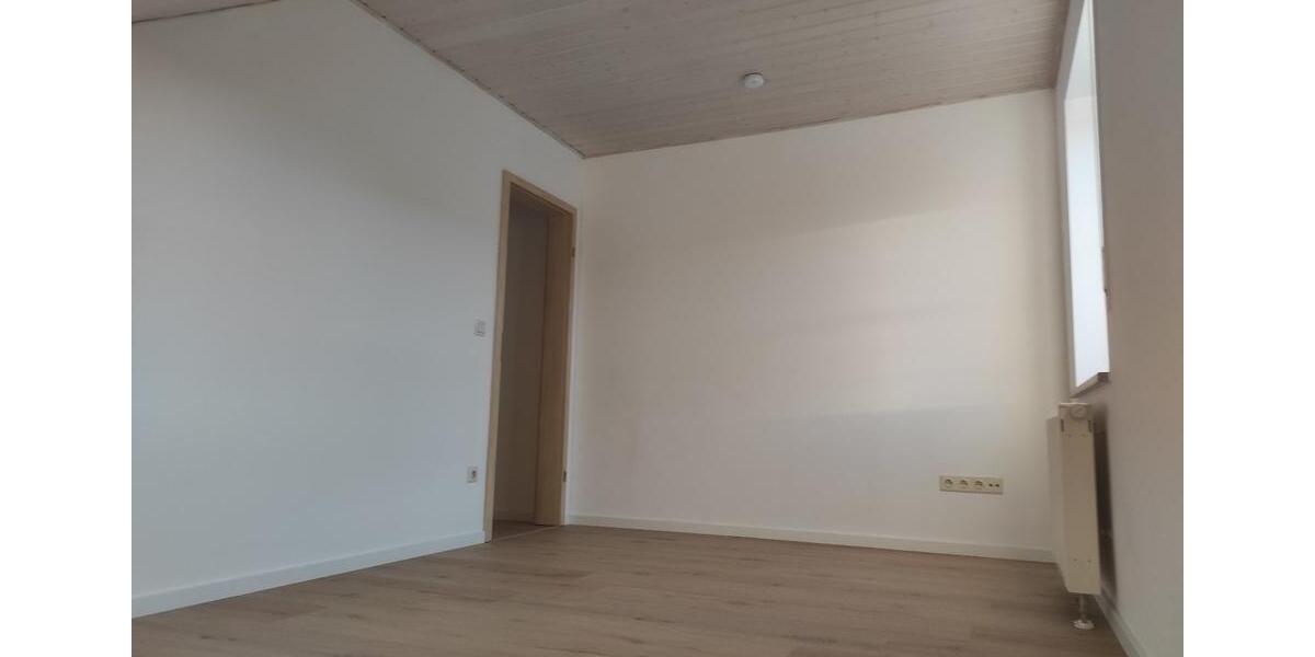 Dachgeschoßwohnung Wettstetten - 3 Zimmer, 85 m&sup2;, 930&euro; | Angebot:26030600