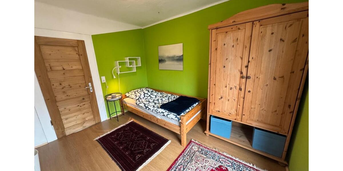 Zimmer mit Balkon in DHH an Wochendheimfahrer 1 zimmer