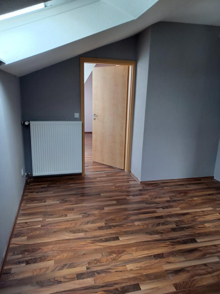 Wohnung DG 75qm zu vermieten