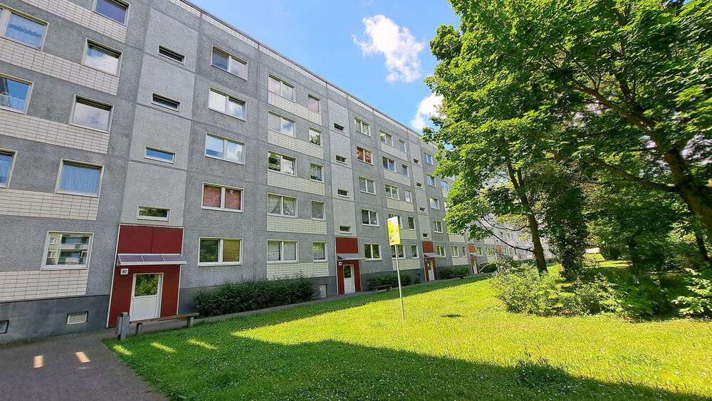 Wohnung zum Mieten in Magdeburg 420,66 € 70.11 m² 3 zimmer
