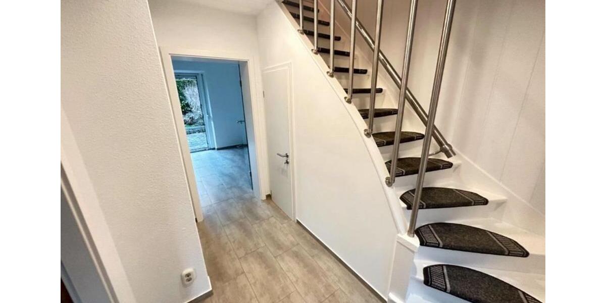 Maisonettenwohnung Halle (Saale) - 4 Zimmer, 140 m&sup2;, 1.150&euro; | Angebot:26675415
