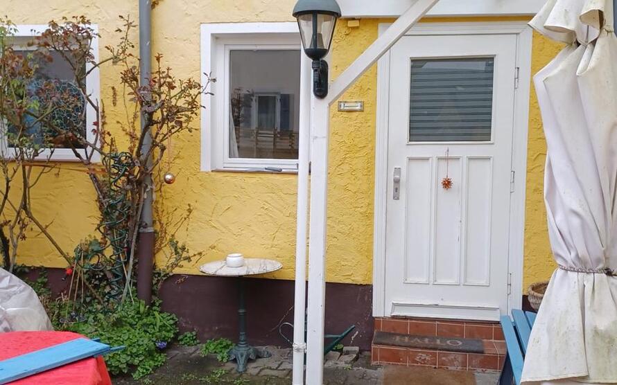 3-Zimmerwohnung als Maisonette über 2 Stockwerke, eigener Eingang, Terrasse, Wlan, TV, 2 SchlafZimmer, WohnZimmer, Küche, DuscheWc, Waschmaschine und Parkplatz