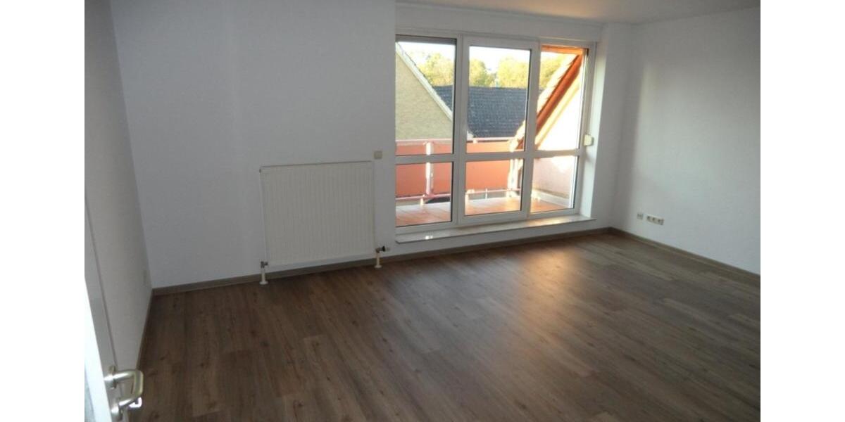 Dachgeschoßwohnung Werdau - 2 Zimmer, 45 m&sup2;, 322&euro; | Angebot:24278890