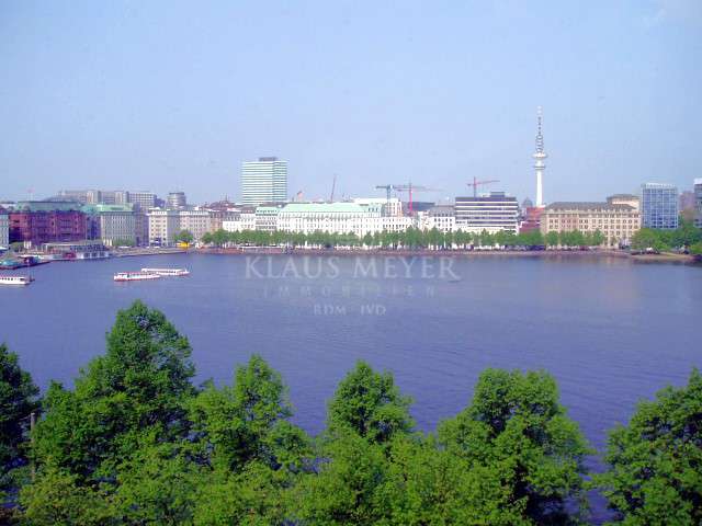 Einzelhandel in Hamburg 8.555 € 146 m²