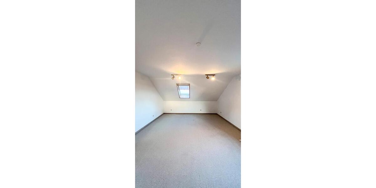 Dachgeschoßwohnung Ebergötzen - 4 Zimmer, 89 m&sup2;, 750&euro; | Angebot:26644672