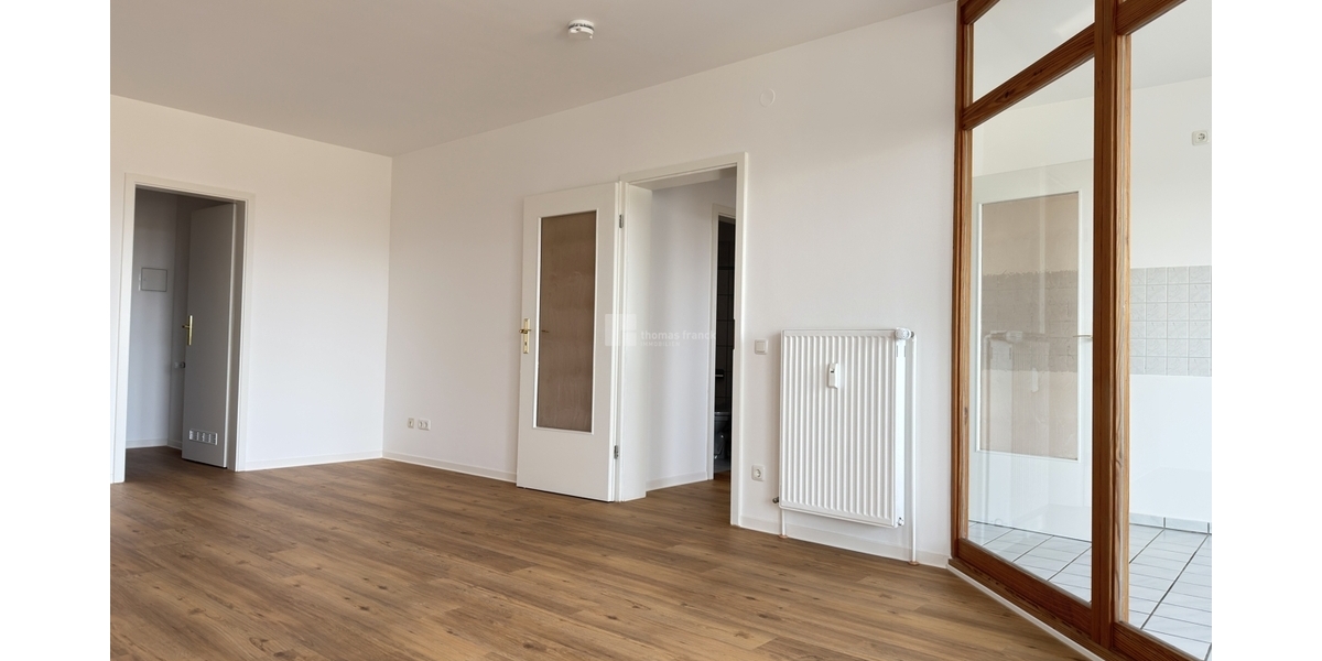 Repräsentatives Wohnen am Schlossgarten: Frisch renoviert & voller Wärme - Etagenwohnung Schwerin Feldstadt | Angebot:25637385