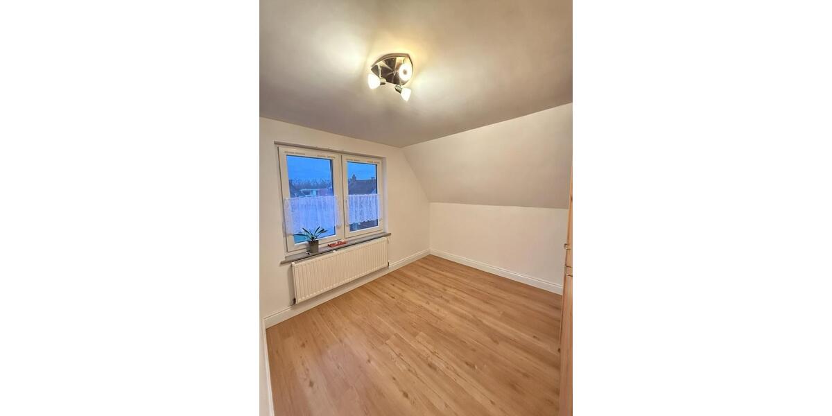 Dachgeschoßwohnung Rödinghausen - 3 Zimmer, 80 m&sup2;, 750&euro; | Angebot:25642604