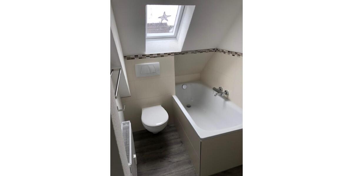 Dachgeschoßwohnung Friedrichsdorf - 3 Zimmer, 1.200&euro; | Angebot:24716538