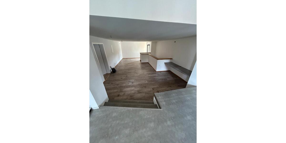 Etagenwohnung Burghausen - 1 Zimmer, 66 m&sup2;, 850&euro; | Angebot:26682592