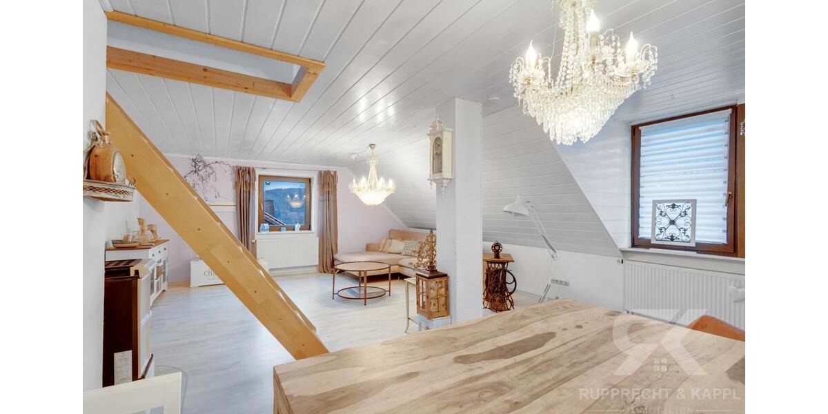 Dachgeschoßwohnung Kohlberg - 4.5 Zimmer, 130 m&sup2;, 1.000&euro; | Angebot:26492940