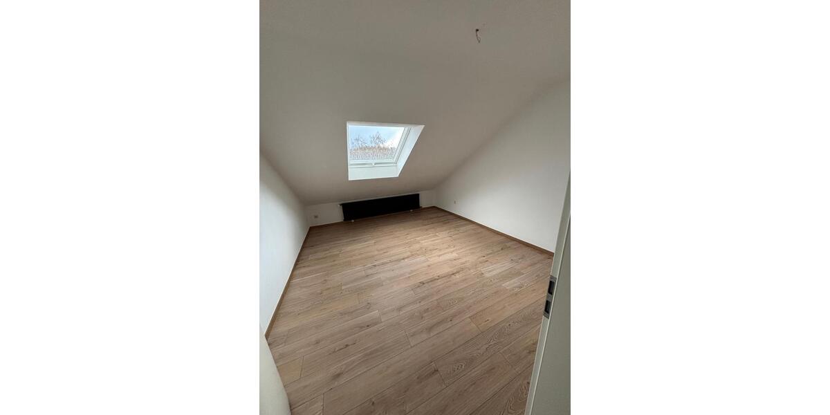 Dachgeschoßwohnung Kümmersbruck - 2.5 Zimmer, 56 m&sup2;, 650&euro; | Angebot:26602900