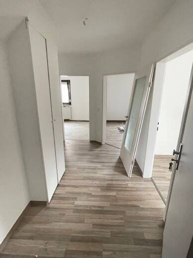 Großzügige, renovierte 3-Zi DG-Wohnung in Veitsbronn 3 zimmer