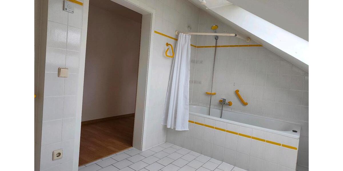 Dachgeschoßwohnung Haigerloch - 3 Zimmer, 70 m&sup2;, 700&euro; | Angebot:26534628