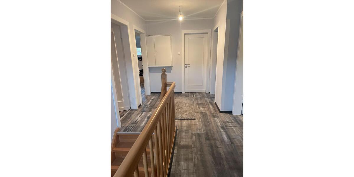 Freistehendes Einfamilienhaus mit großem Garten zur Miete 5 zimmer