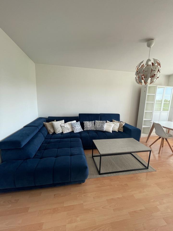 2-Zimmer-Wohnung mit Einbauküche und fantastischem Ausblick in GV