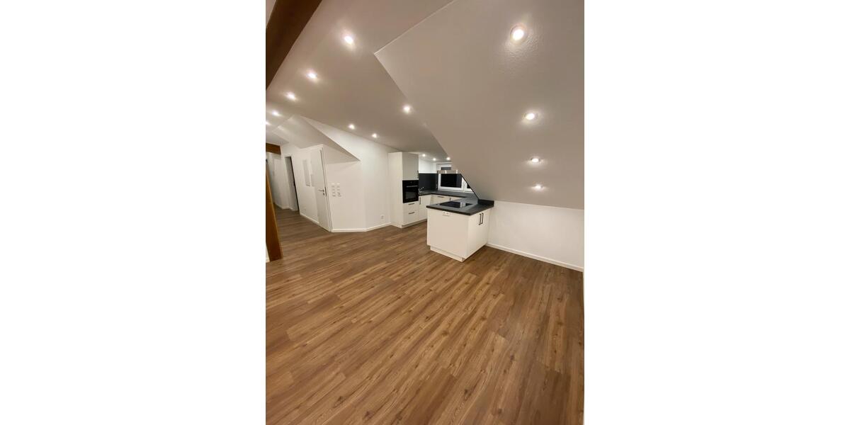 Dachgeschoßwohnung Crailsheim - 3 Zimmer, 76 m&sup2;, 1.080&euro; | Angebot:25044509