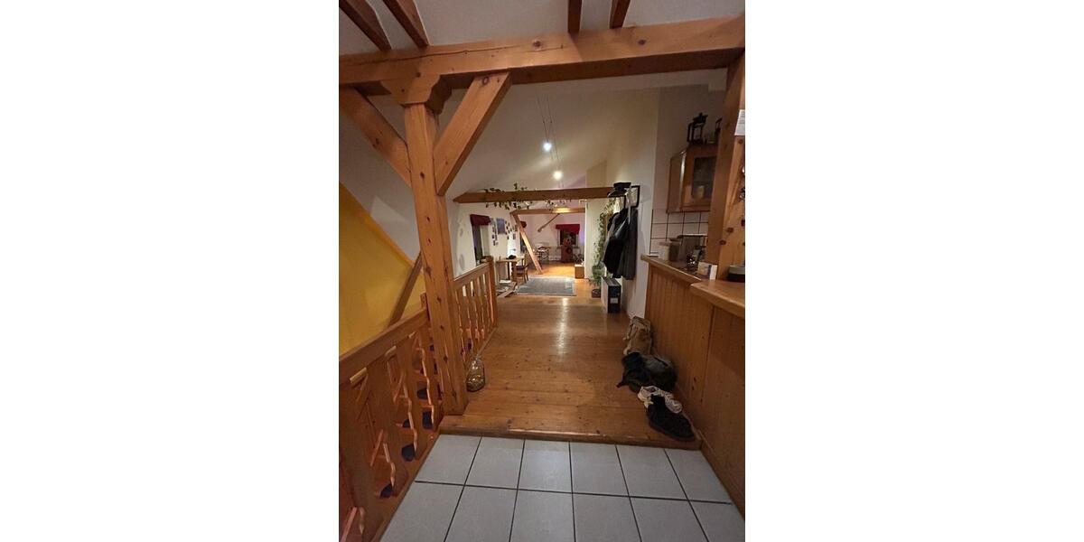 100qm Wohnung im Dachgeschoss 2 zimmer