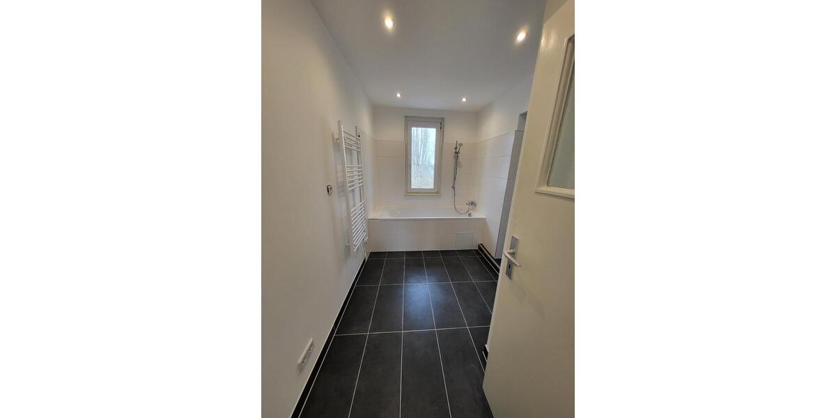 Etagenwohnung Bitterfeld-Wolfen Bitterfeld - 5 Zimmer, 117 m&sup2;, 877&euro; | Angebot:26445689