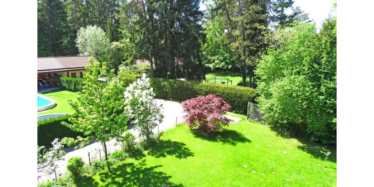 Großes Dachgeschoss Zimmer 64 qm in Isar Villa WG Gemeinschaft 1 zimmer