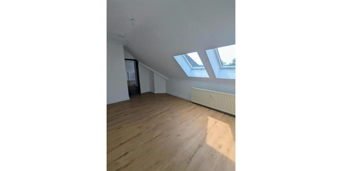Etagenwohnung Pulsnitz - 4 Zimmer, 93 m&sup2;, 850&euro; | Angebot:26578496