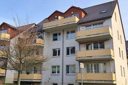 Dachgeschosswohnung mit Balkon und Einbauküche in ruhiger Lage 2 zimmer