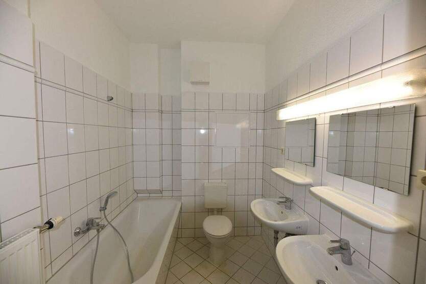 Johannstadt: Schöne 4 Raum-Whg mit Holzdielung, seitlicher Elbblick A31 4.OG re E9 4 zimmer