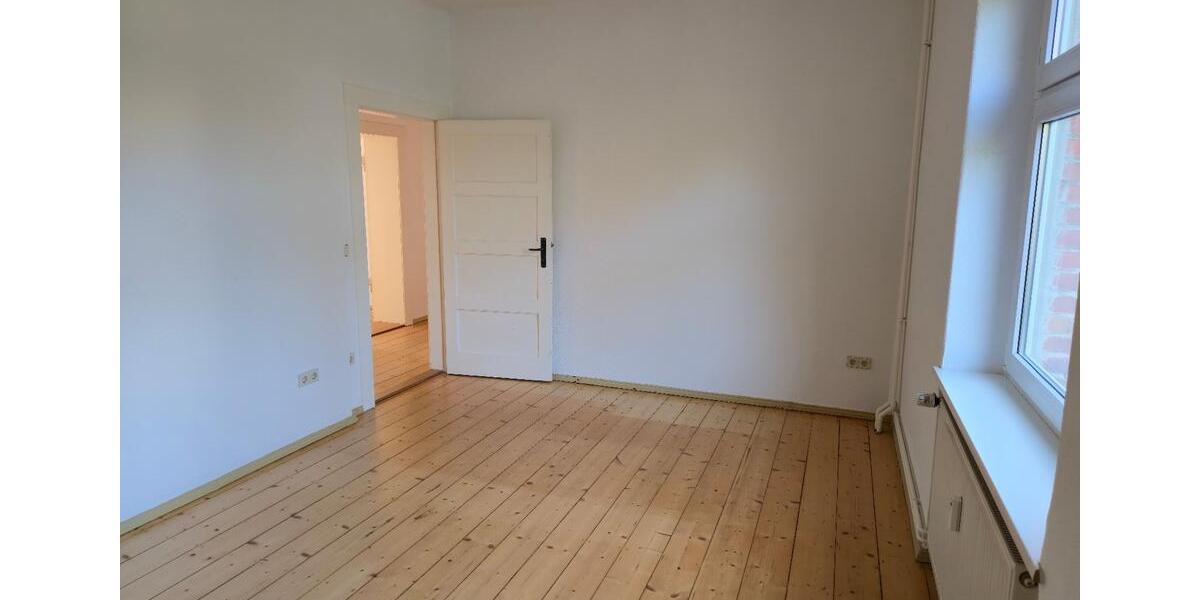 Etagenwohnung Aschersleben - 4 Zimmer, 81 m&sup2;, 425&euro; | Angebot:26443163