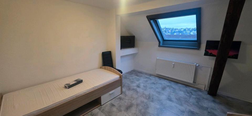 Dachgeschoßwohnung Höhr-Grenzhausen Grenzhausen - 3 Zimmer, 63 m&sup2;, 710&euro; | Angebot:26038600