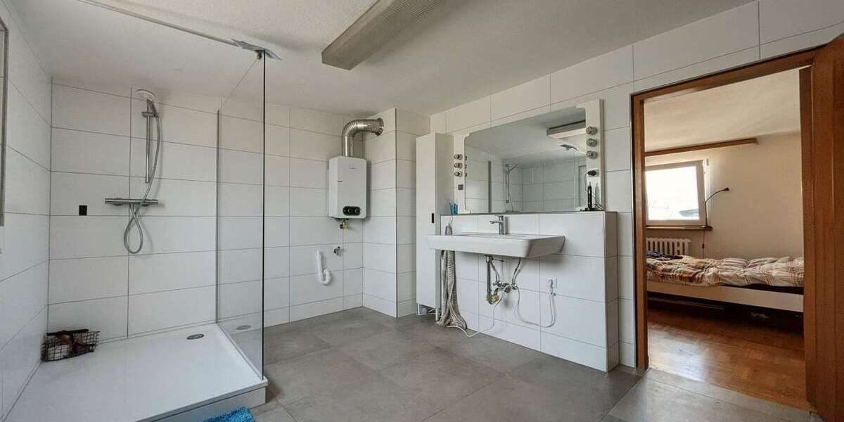 Etagenwohnung Karlsruhe Südstadt - 3 Zimmer, 110 m&sup2;, 1.050&euro; | Angebot:26741005