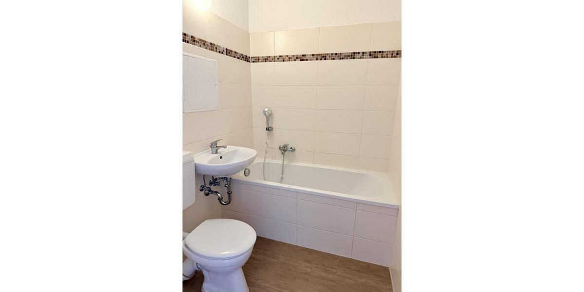 Etagenwohnung Plauen - 1 Zimmer, 35 m&sup2;, 200&euro; | Angebot:26296741