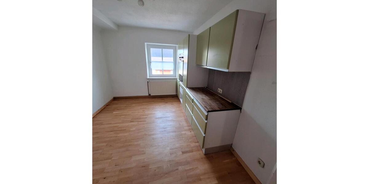 Etagenwohnung Münchberg - 3 Zimmer, 95 m&sup2;, 1.050&euro; | Angebot:24888926