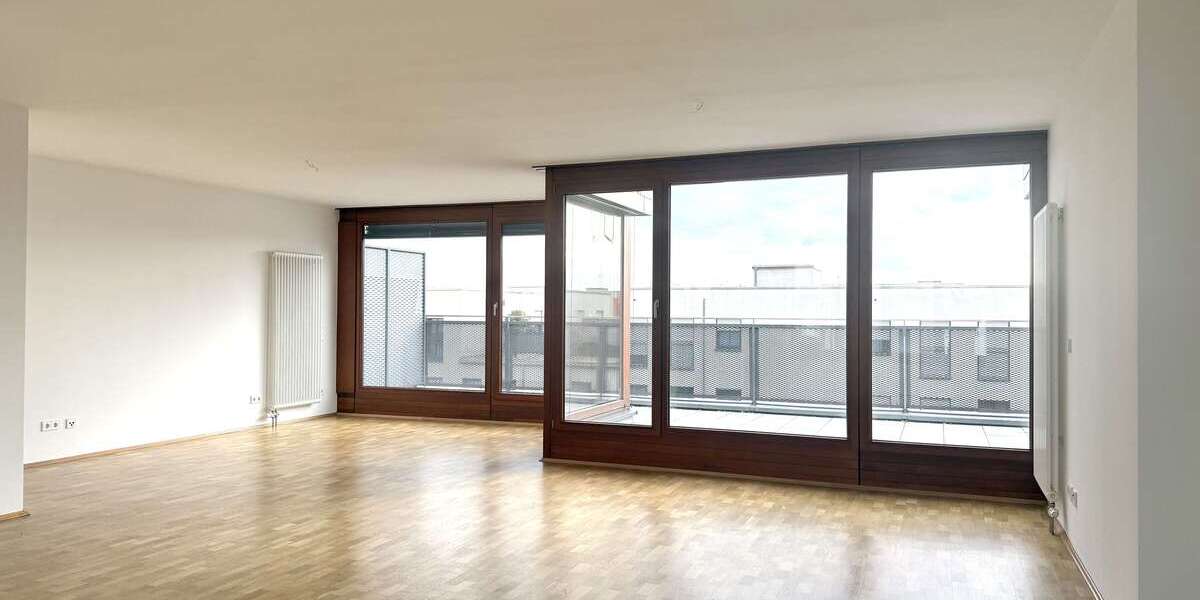 Etagenwohnung Frankfurt am Main - 4 Zimmer, 156 m&sup2;, 2.400&euro; | Angebot:26062730