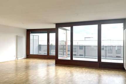 Wohnung Frankfurt am Main - 4 Zimmer, 156 m&sup2;, 2.400&euro; | Angebot:26062730