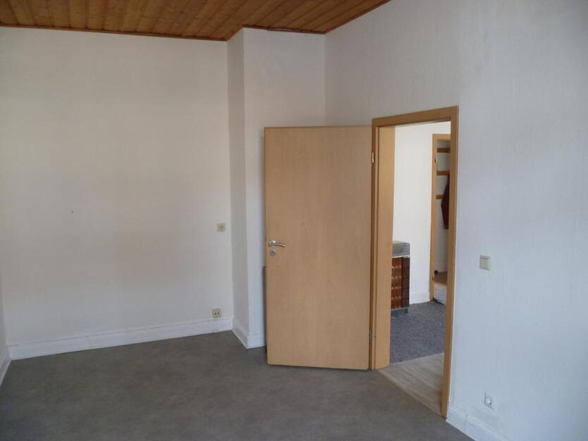 Renoviert 4 ZKB, ca 100 m² 1OG, WG geeignet