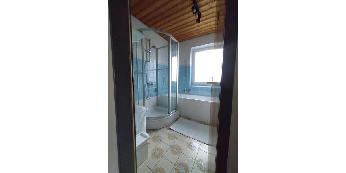 Etagenwohnung Laberweinting - 3 Zimmer, 120 m&sup2;, 28&euro; | Angebot:23874851