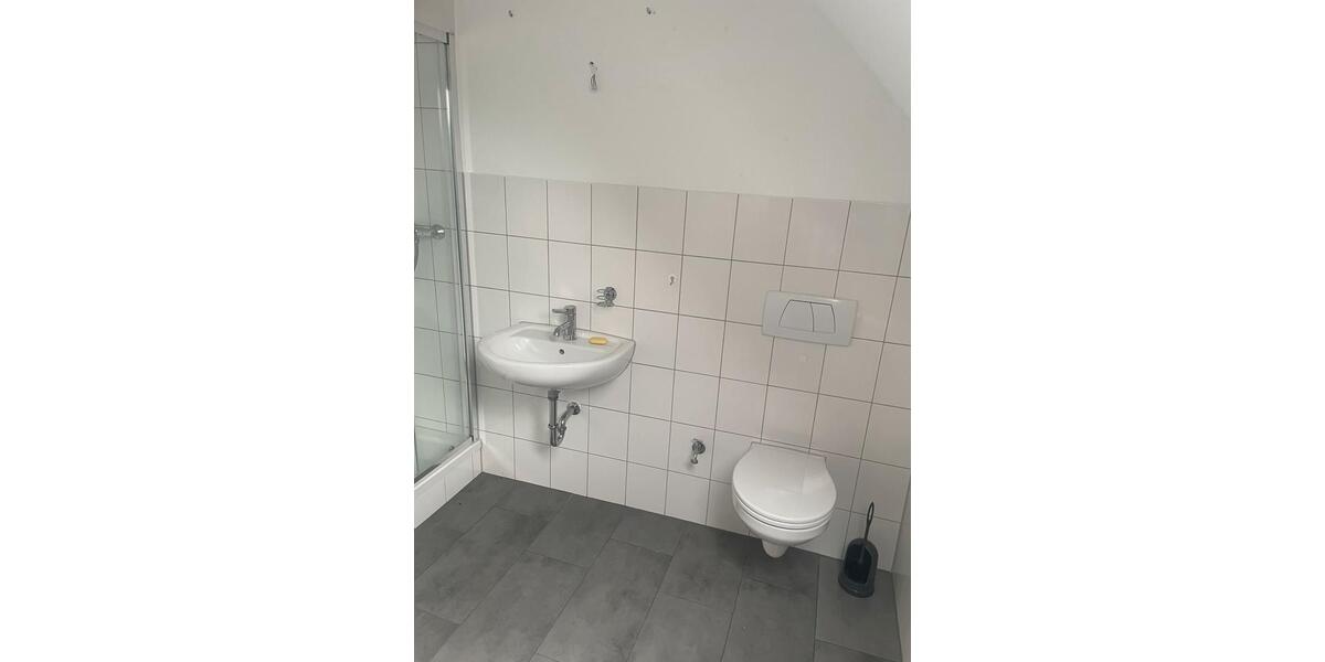 Dachgeschoßwohnung Iserlohn - 3 Zimmer, 80 m&sup2;, 500&euro; | Angebot:24488103