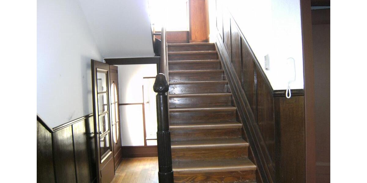 Villa Heusweiler - 8 Zimmer, 200 m&sup2;, 1.250&euro; | Angebot:20743165