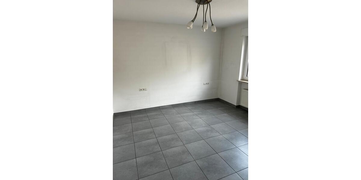 Erdgeschoßwohnung Marktheidenfeld - 4 Zimmer, 107 m&sup2;, 1.080&euro; | Angebot:25609658