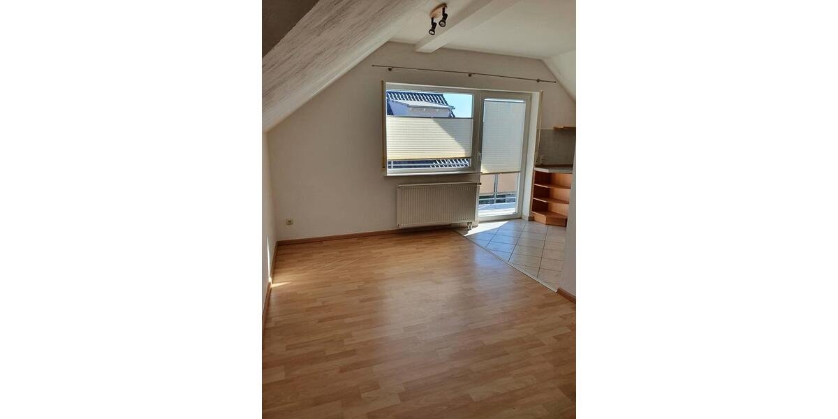 Dachgeschoßwohnung Erlenbach am Main - 3 Zimmer, 74 m&sup2;, 880&euro; | Angebot:24101478