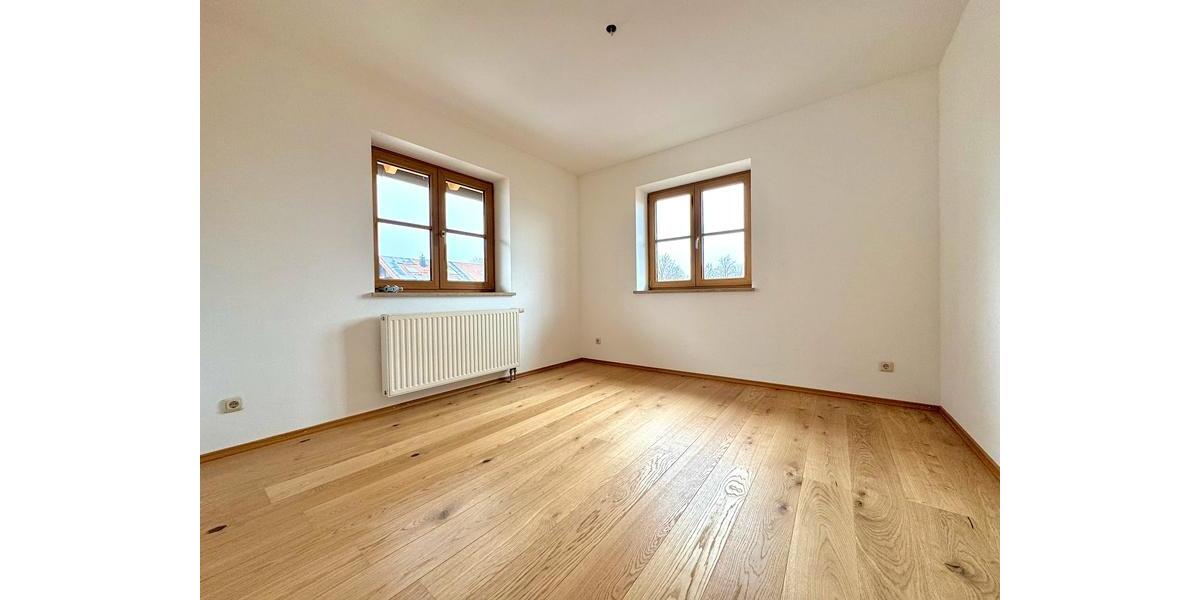 Renovierte, helle 4-ZKB-Wohnung in ruhiger Lage von Siegertsbrunn 4 zimmer