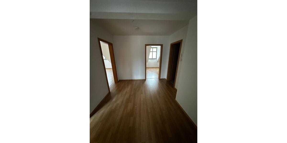 Dachgeschoßwohnung Weißenfels - 2 Zimmer, 70 m&sup2;, 420&euro; | Angebot:24848638