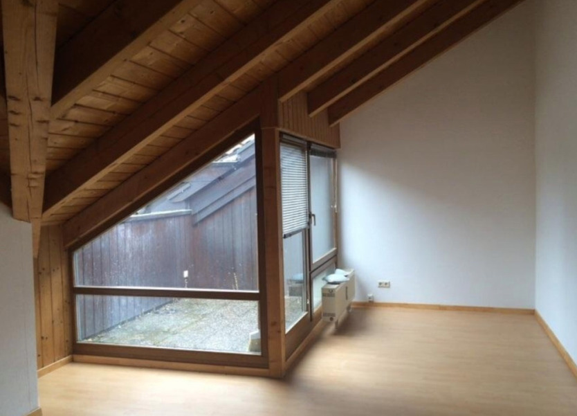 B74 DG-5- Tolles Dachgeschosszimmer mit eigenem Balkon! zimmer