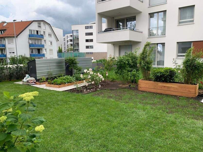 Hochwertige, vollmöblierte Erdgeschosswohnung mit Terrasse und Gartenanteil in bester Lage 4 zimmer