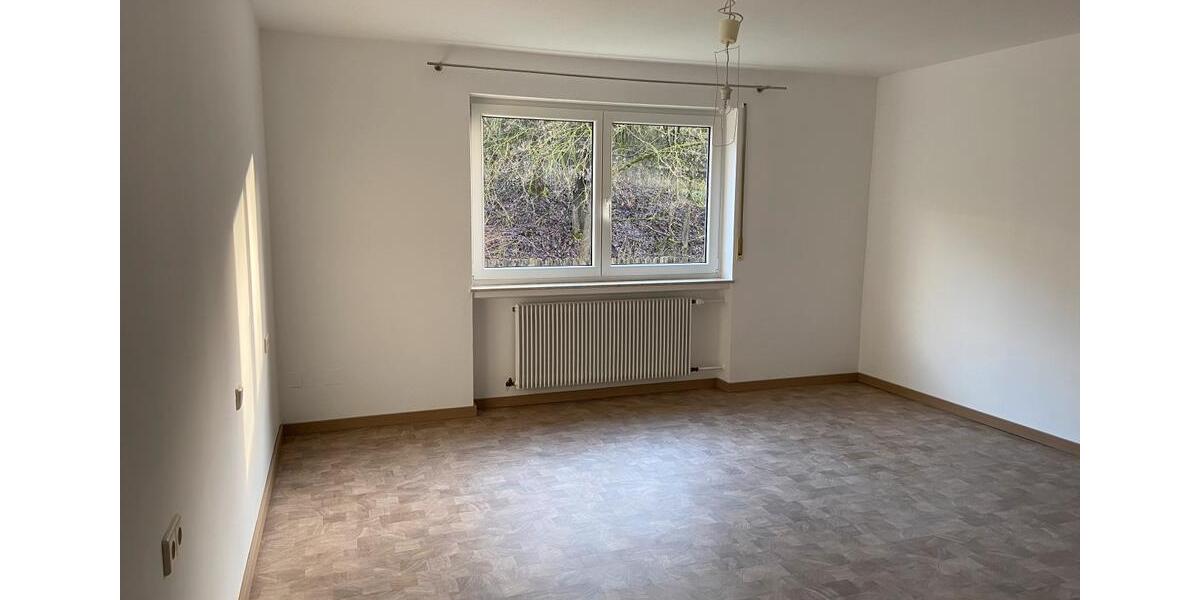 Etagenwohnung Hohenroth - 2 Zimmer, 95 m&sup2;, 600&euro; | Angebot:25995135