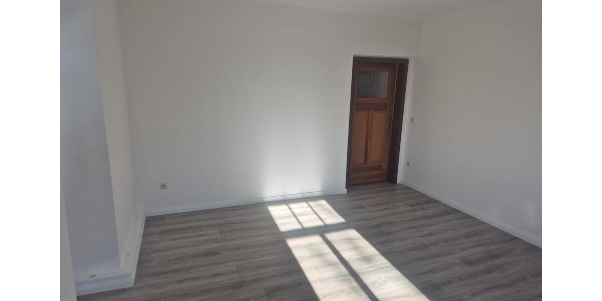 Dachgeschoßwohnung Bernsdorf - 3 Zimmer, 66 m&sup2;, 365&euro; | Angebot:25144274