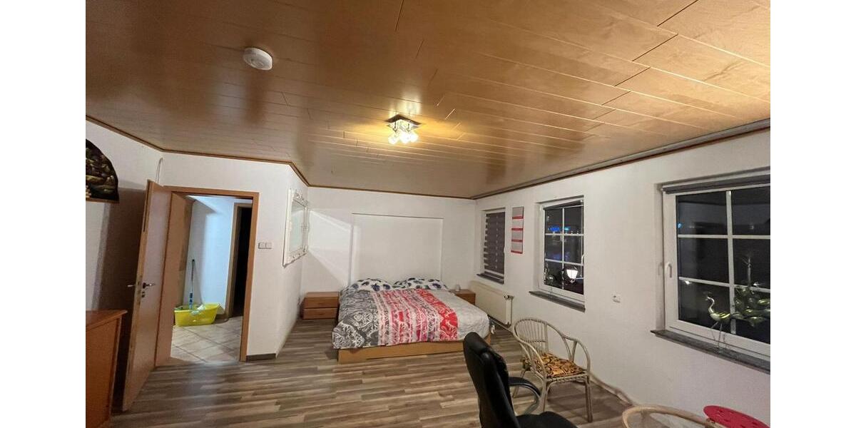 Wohnen auf Zeit Hilchenbach - 7 Zimmer, 140 m&sup2;, 25&euro; | Angebot:26003726